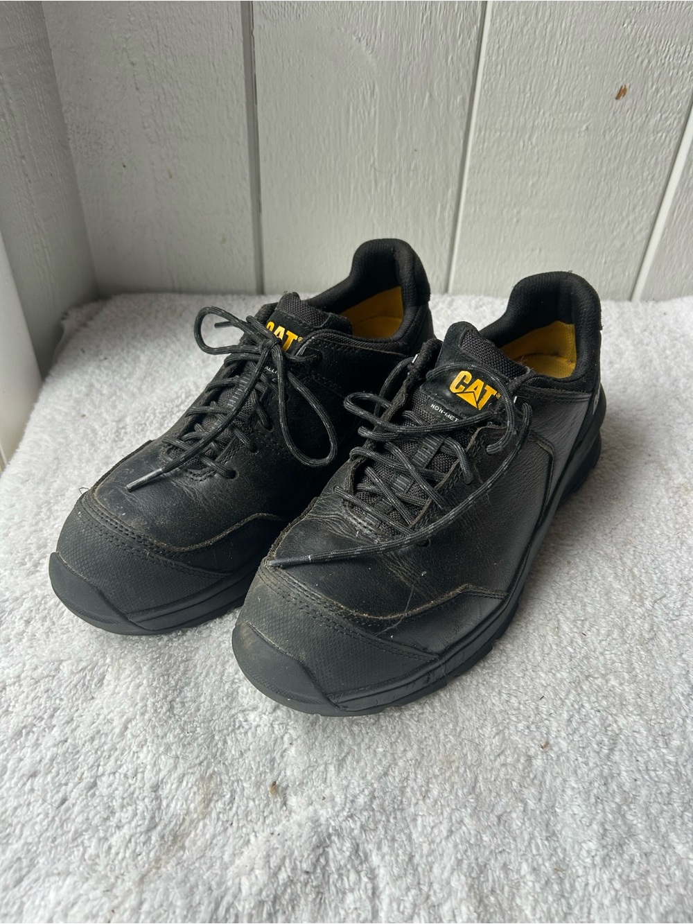 Men's Black Work Shoes skid resistant steel toe  - Durable Lace-Up Safety Shoes